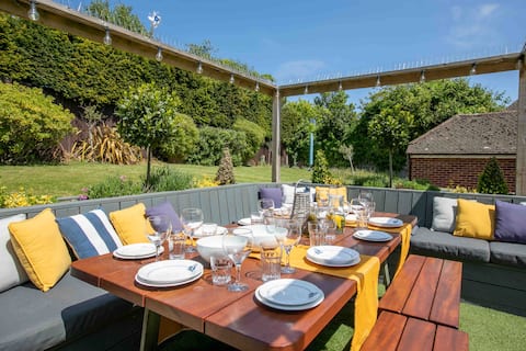 Popular Airbnb listing: Winterstoke View-Family&Dog Friendly Beach Retreat in Ramsgate