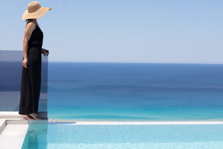 Lux villa in Falasarna bay★Seaview★Infinity pool gallery image 2