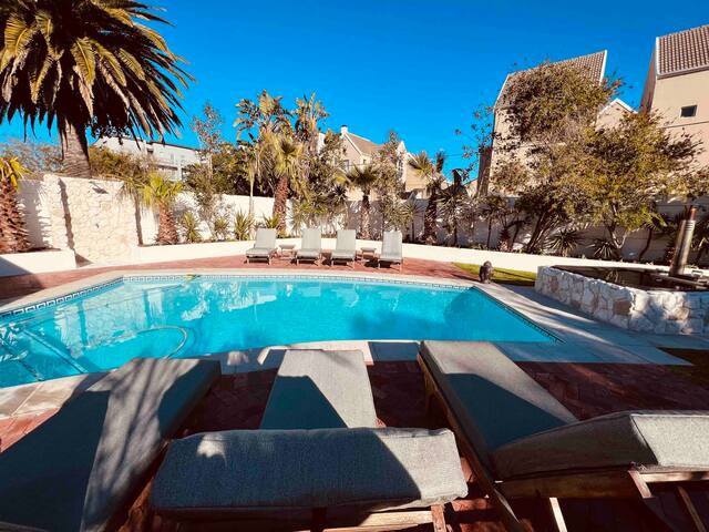 The Only ONE @ Briza Road /Pool/ Hot Tub/Back Up gallery image 2