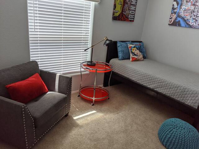 Excellent Location & Value. 5BR 4BA. 2 Car Garage. gallery image 4