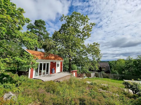 Detached guest house with nice views