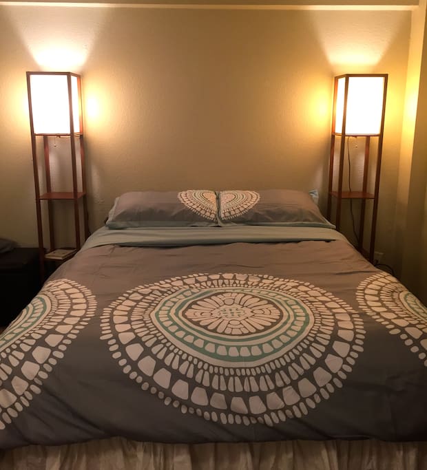 Plush queen size bed to lay your head and dream about the delicious coffee, doughnuts and beer you will have tomorrow.