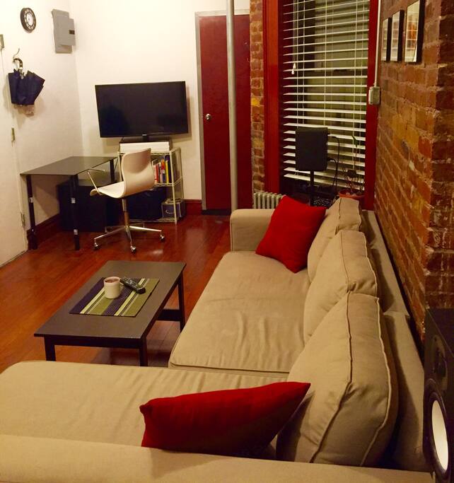40" smart tv with netflix, pandora,amazon, chromecast, personal desk, huge comfy sofa