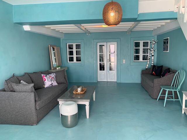 LVNB 2 bedroom unique view villa in Imerovigli gallery image 5