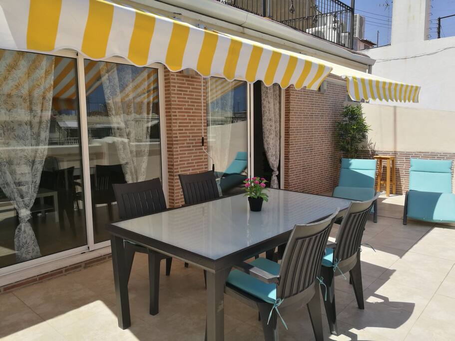 Terraza privada para disfrutar el clima de Valencia 100% / Private terrace to enjoy the sun of Valencia 100%
