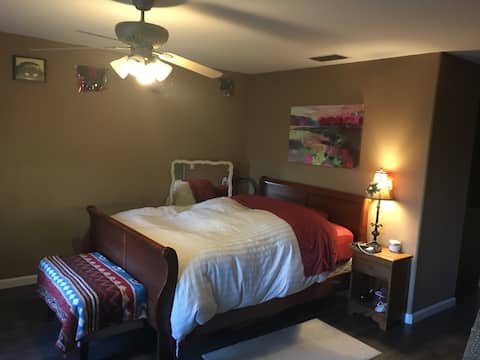 Private Master bedroom suite