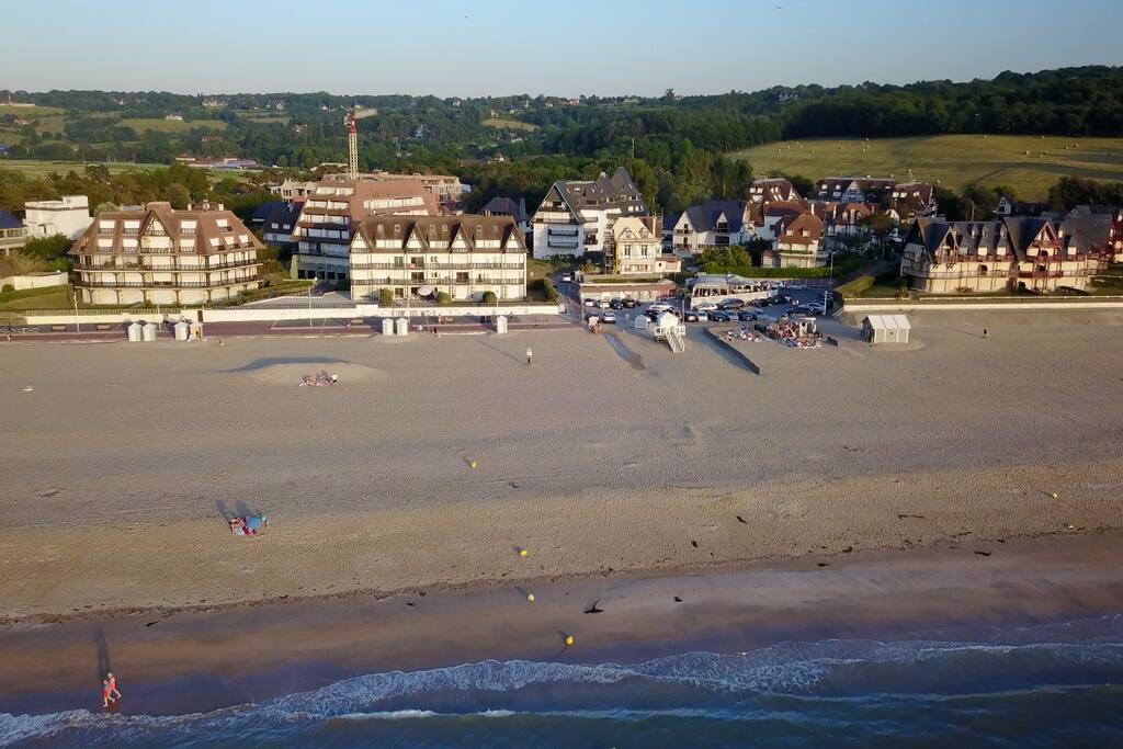 Plage face a résidence vue du ciel