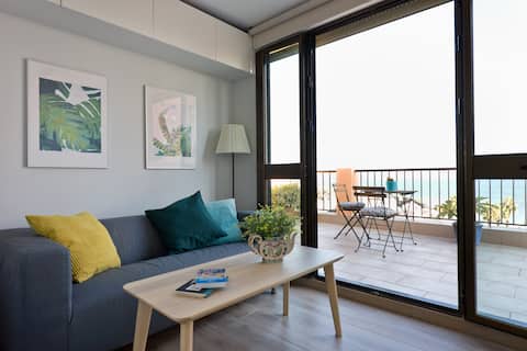 Top Airbnb: Beachfront, terrace and sea views. in Monte Sancha
