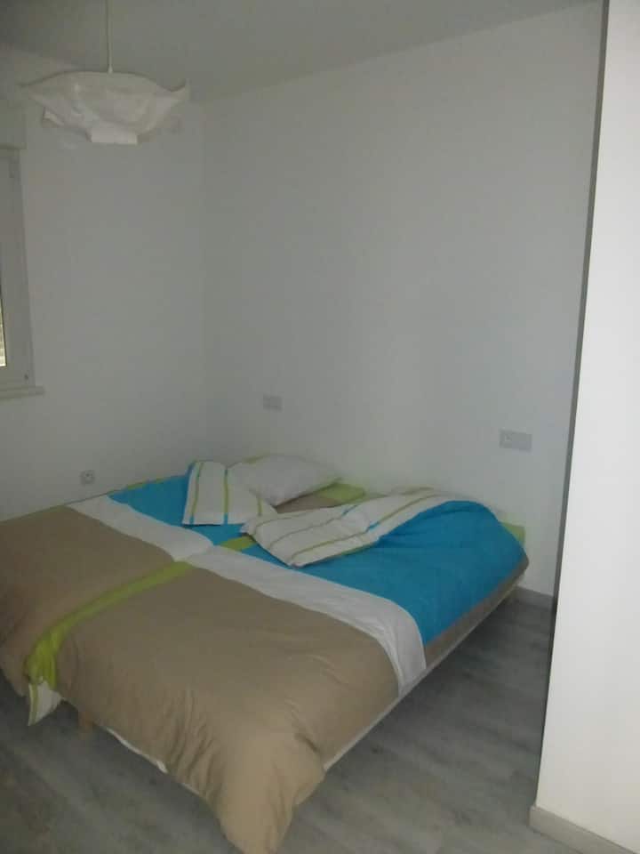 Спална соба 2 кревета 90/200