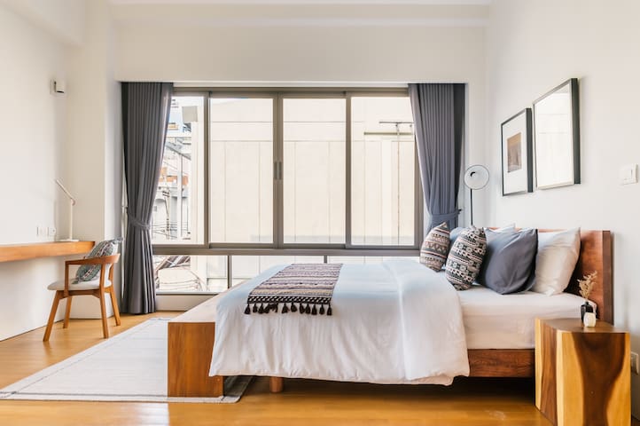 APT476 | 2nd Fl. + 3rd Fl. | 1min walk to Subway gallery image 2