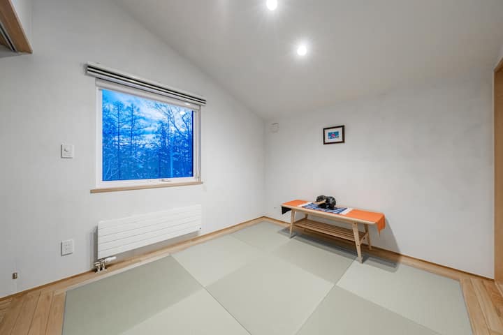 日中は、押し入れにお布団を収納いただけます。