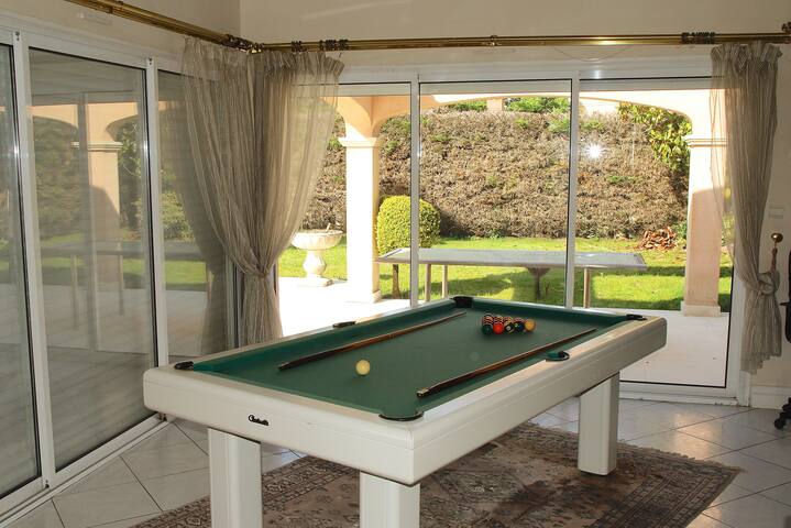 Grande villa, piscine billard à 20min de Bordeaux gallery image 5