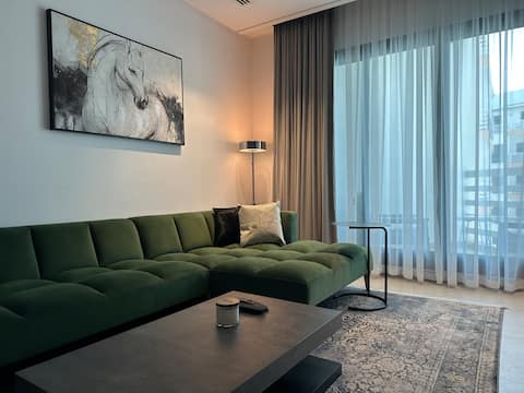 Muscat Hills/ Cozy pool view 1 BHK/ Self Check In