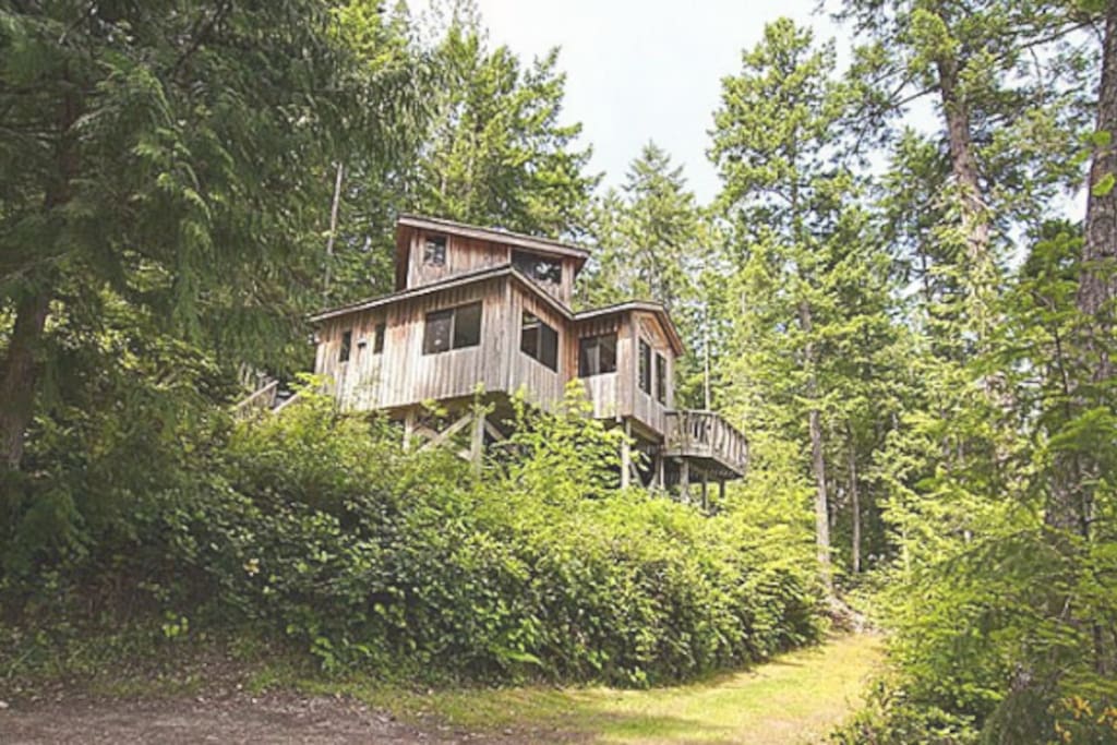 Feel at peace with the stunning natural setting around the property