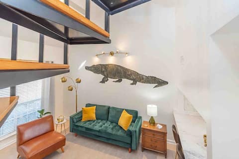 The Swamp Suite Luxury King
