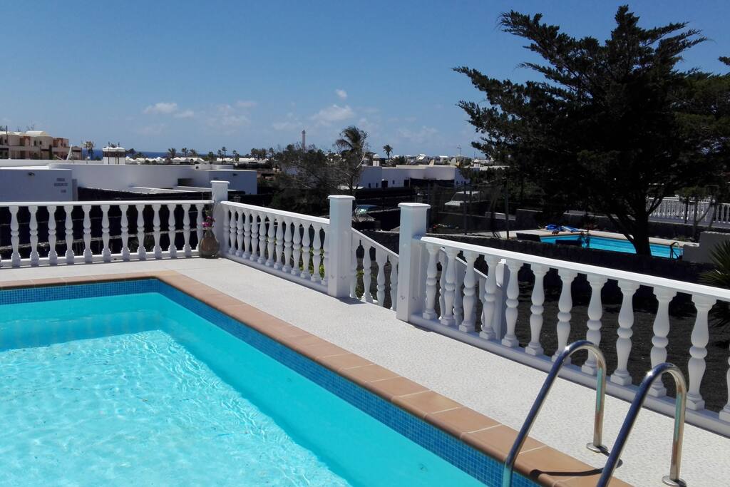 Piscina con vista abierta