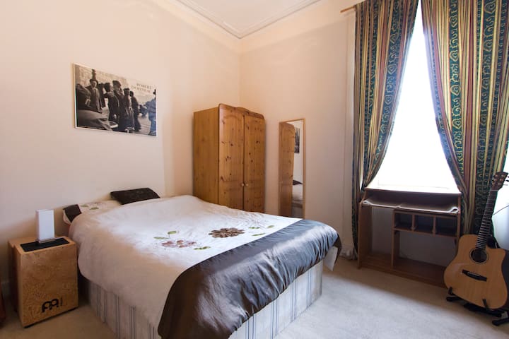 Cosy double bedroom