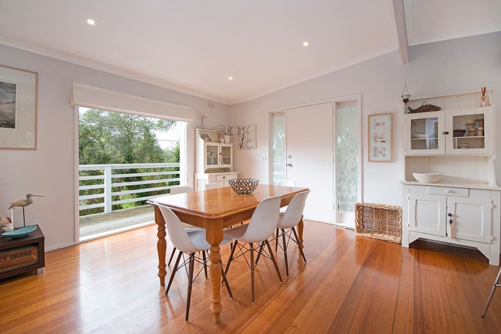 open plan dining and lounge
