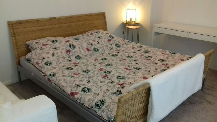 Stylisches Altbauzimmer