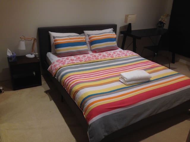 Modern spacious 3 bedroom house near airport