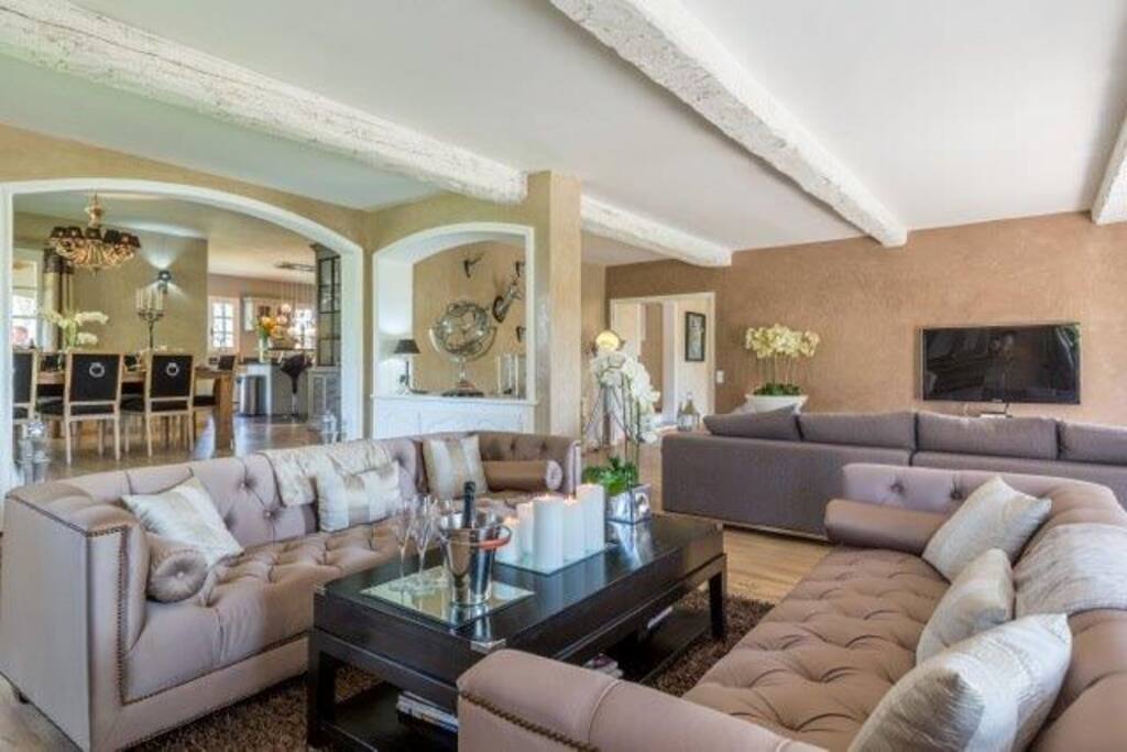 salon et salle à manger + 80 m²