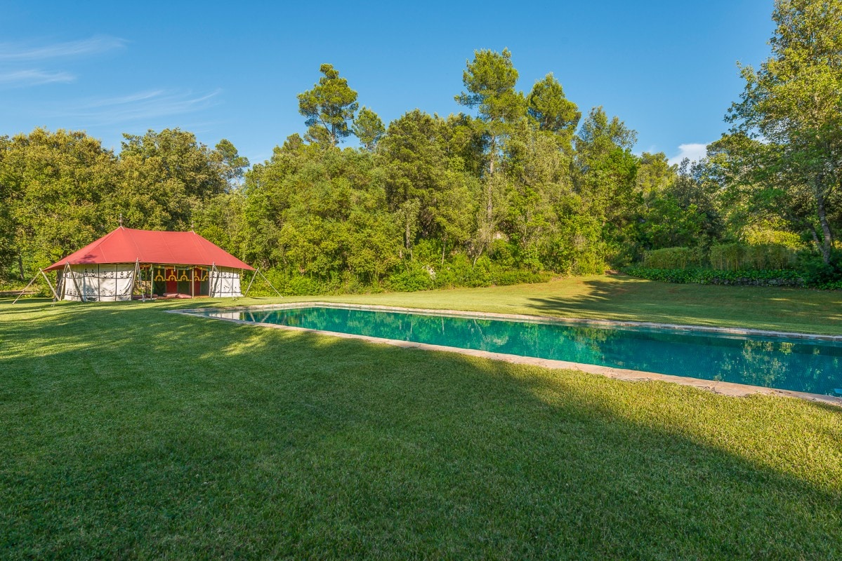 Dream retreat in stunning natural grounds 5