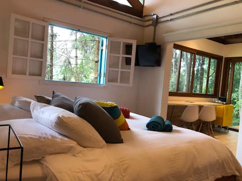 Charm, comfort and lots of greenery. Ofuro with a view.