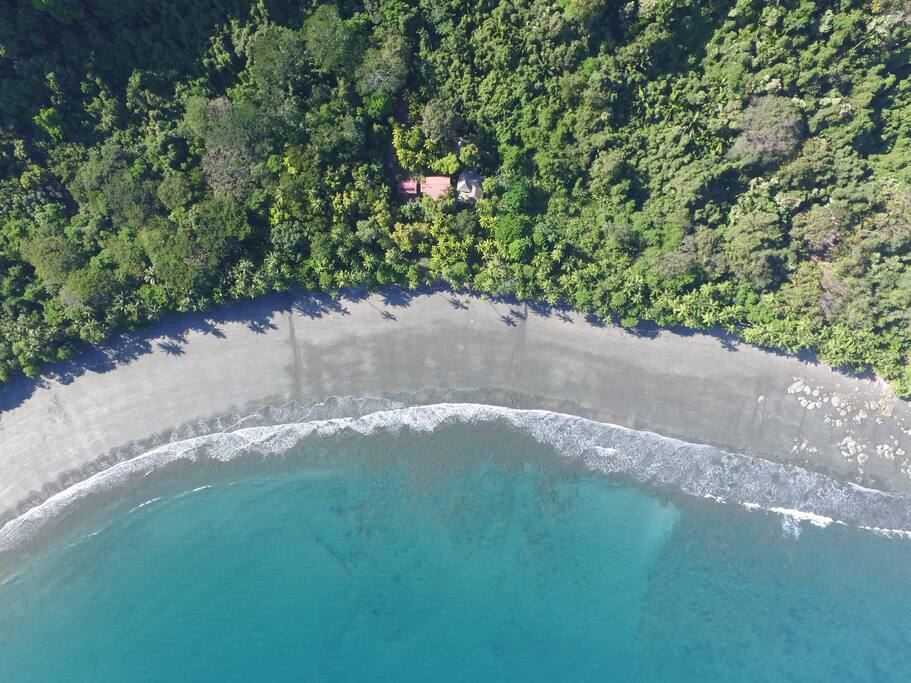 Houses right in front of the beach!!