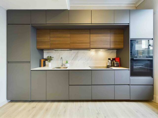 Stylish 2bedroom city centre gallery image 5