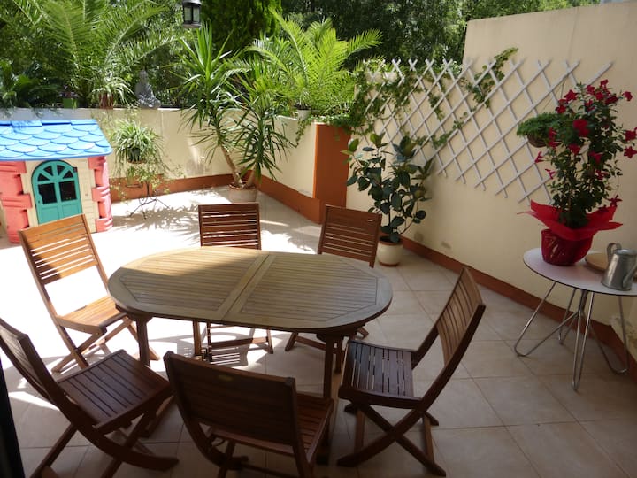 Large Apartment Terrace and Parking in the center Apartments for Rent in Montpellier