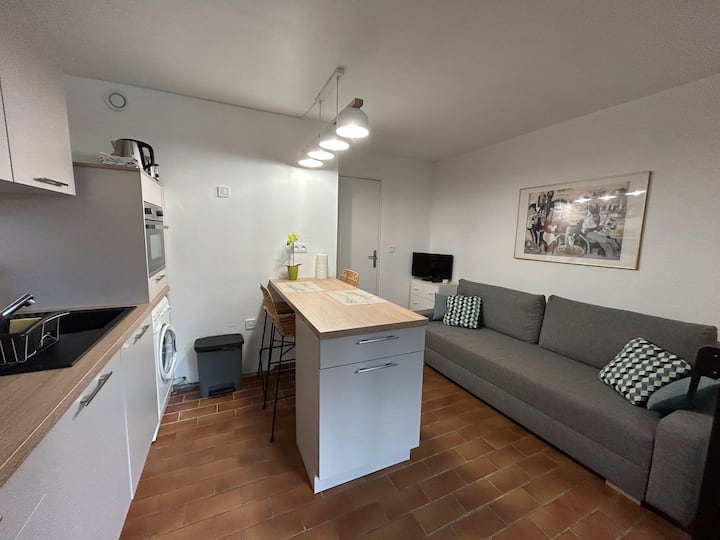 Appartement T2 Vue Mer, Piscine Et Stationnement. - Bandol