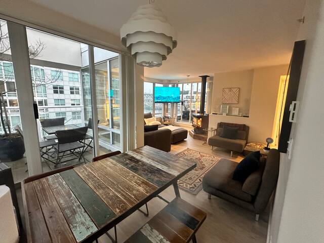 Entire Penthouse Floor with Views | Decks gallery image 3