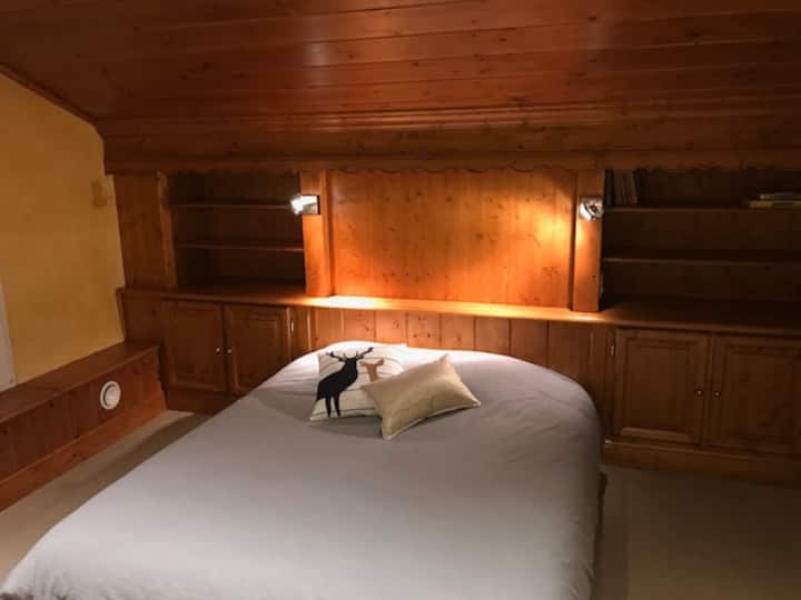 Spálňa 5: Posteľ 160 x 190 cm