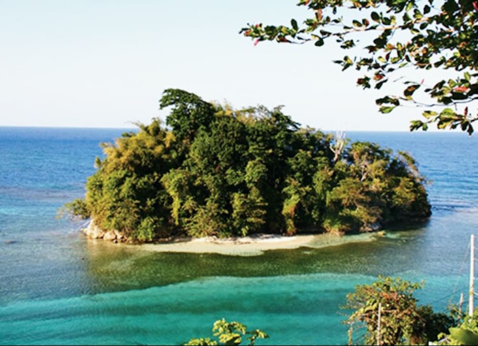 Famous Monkey Island very close to the vacation spot