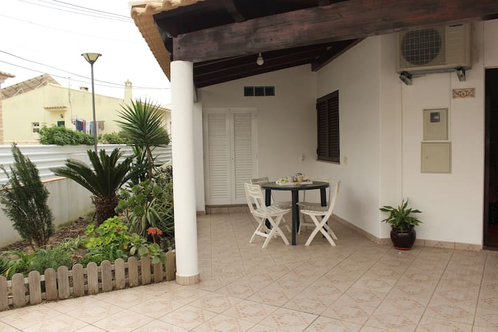 Nice Studio, large terrace &  beautiful pool