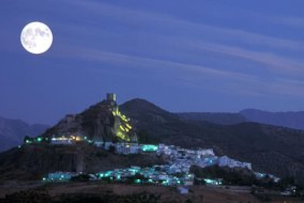 Impresionante imagen de Arcos al anochecer
