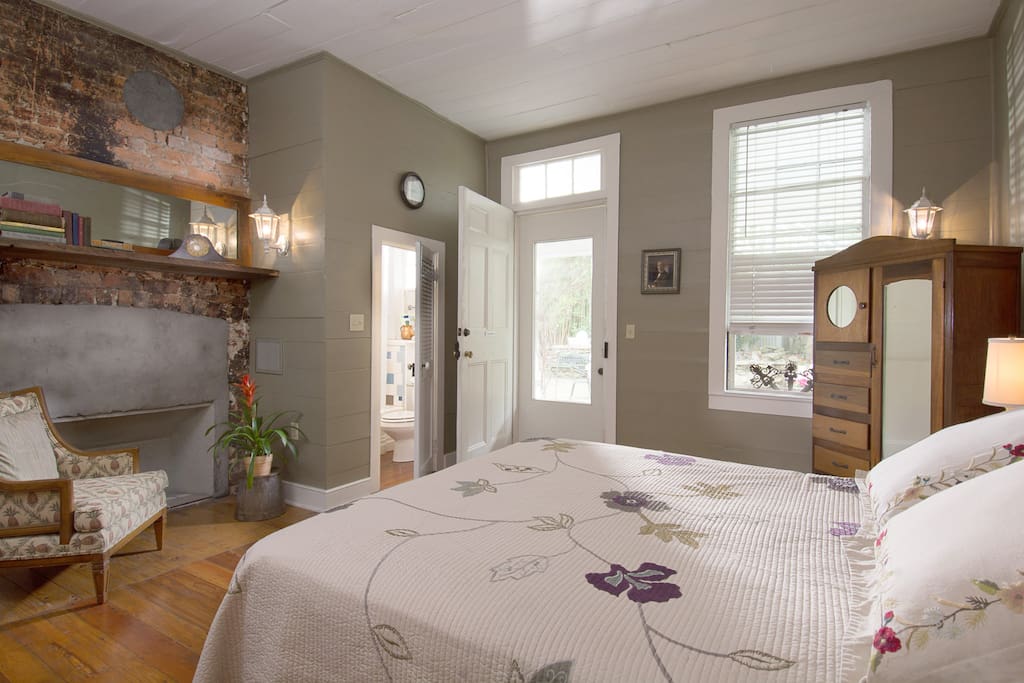 Standard Queen Room