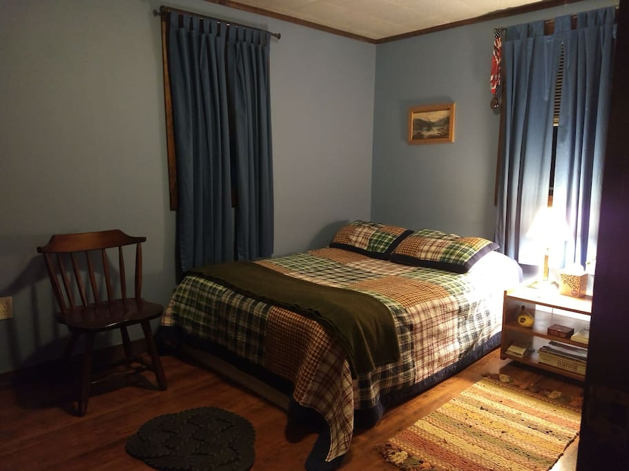 Second private bedroom with private bath directly across hall