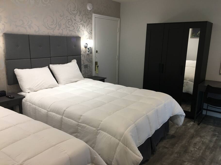 Queen Bed.