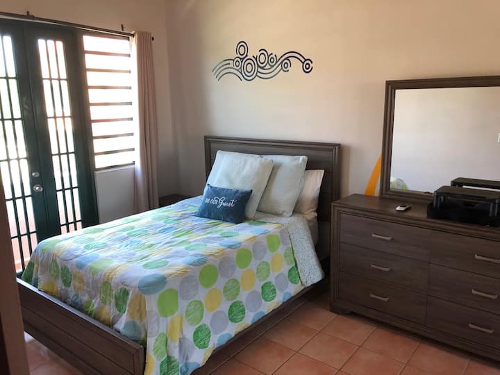 სასტუმრო საძინებელი