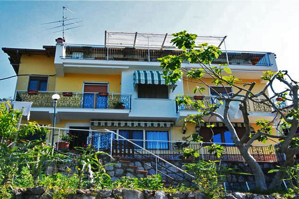 Casa Lisa (02) Building view