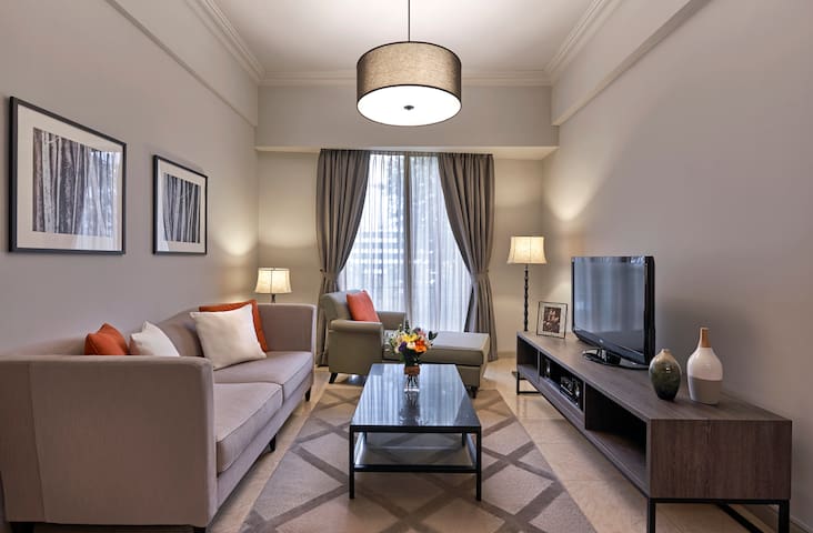 Stylish 2BR Superior apartment in Orchard