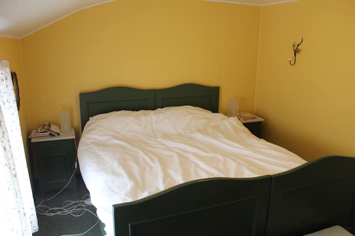 Спалня 2/4 - основна спалня