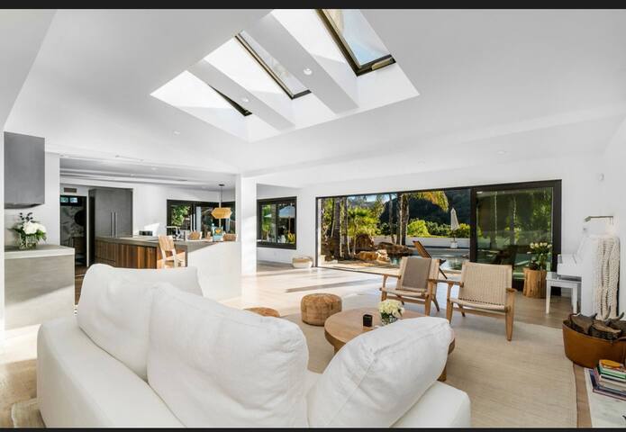 Peaceful Oasis in Laurel Canyon with Heated Pool gallery image 5