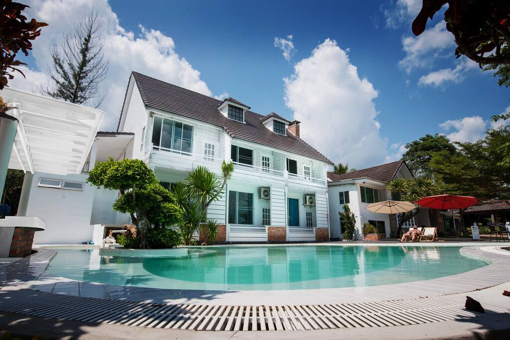 Poolview swimming pool