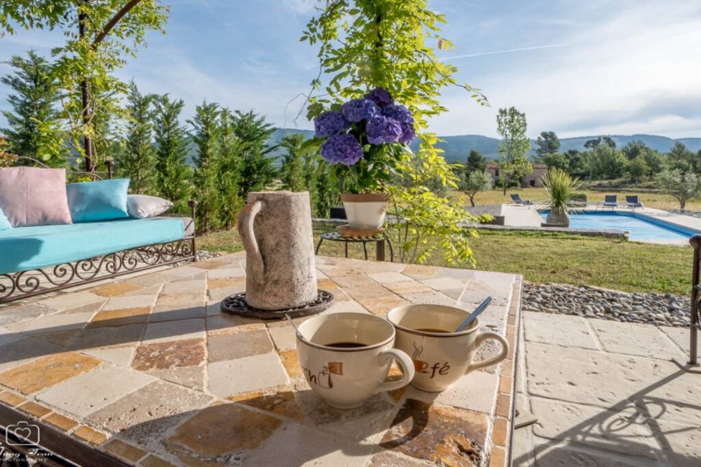 vue extérieure côté piscine