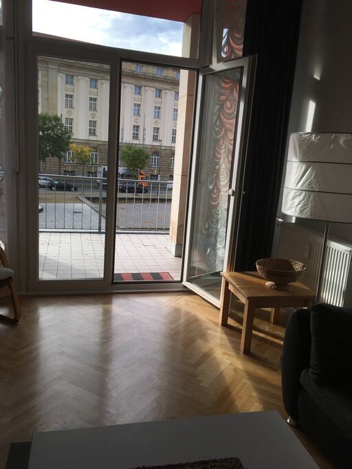 Blick Wohnzimmer zur Terrasse
