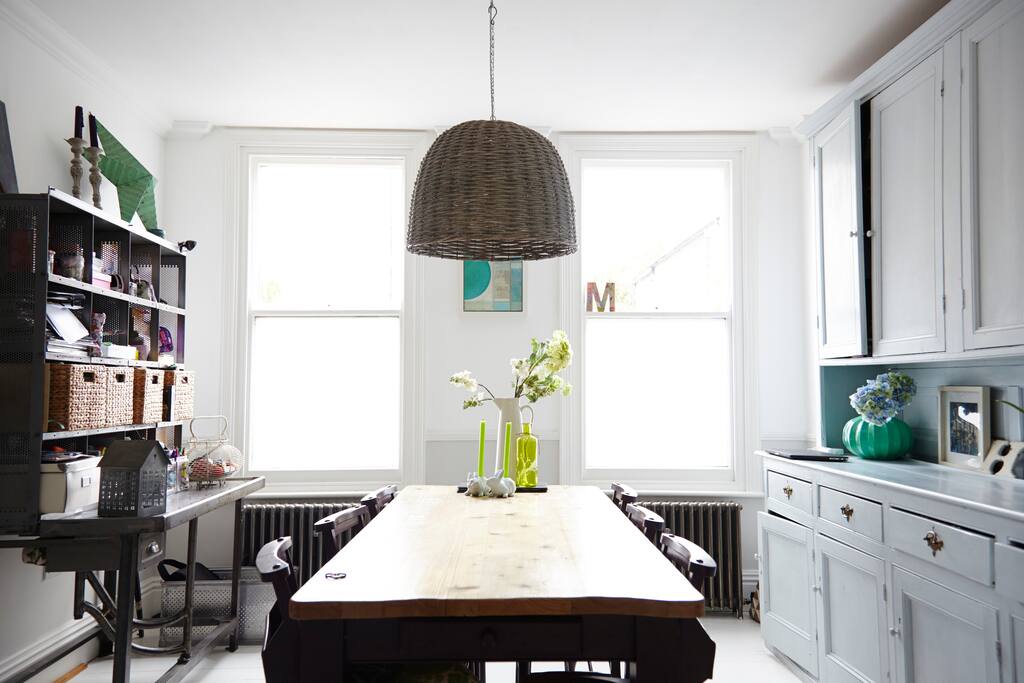 Dining area for 8/10