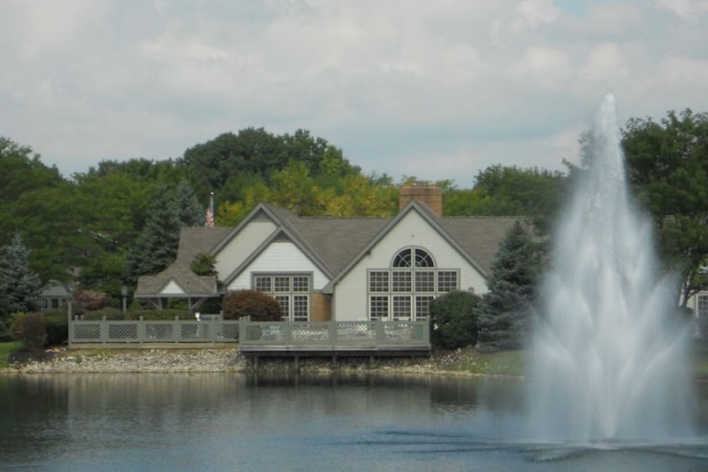 Views of the clubhouse w/ fountain