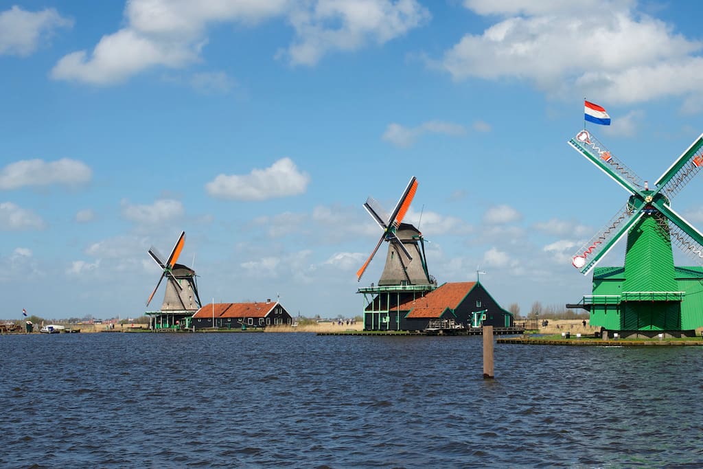 The windmills nearby are a world famous tourist attraction. You will love it. I hope you will have the time of your life at my place. Let me give you a small tour....